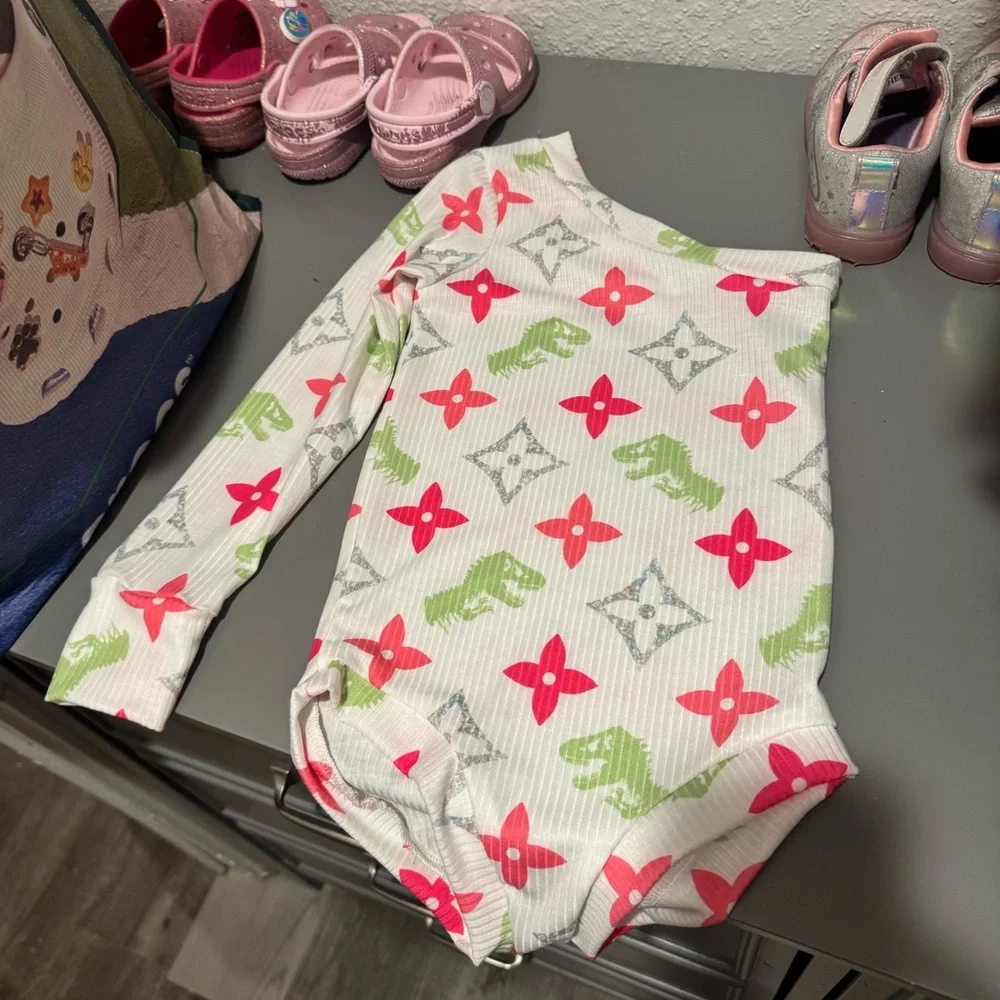 Custom Leo never worn